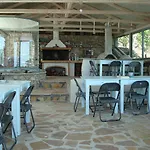 Merlot Village מלון דירות Kariá