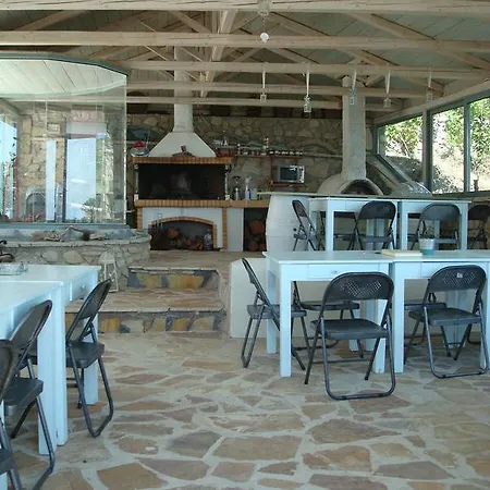 Merlot Village Aparthotel Karia (Lefkada)